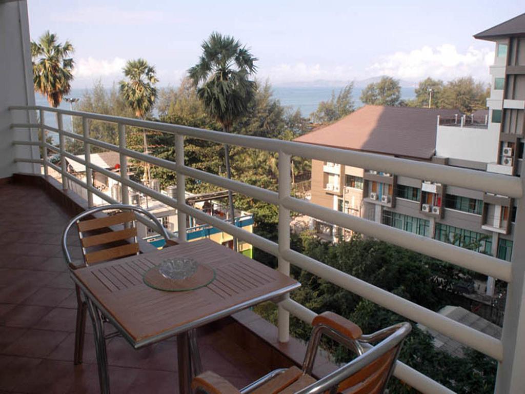 Apartments At View Talay Pattaya Exterior foto